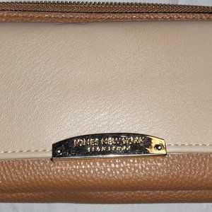 Jones of New York Leather wallet